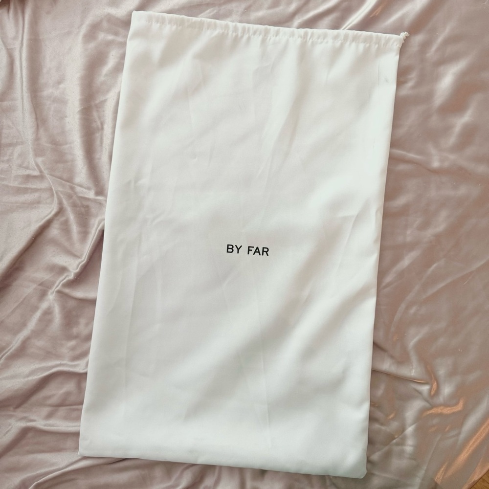 BY FAR storage bag